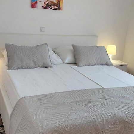 Apartment Ivana,Mali Maj Пореч Екстериор снимка