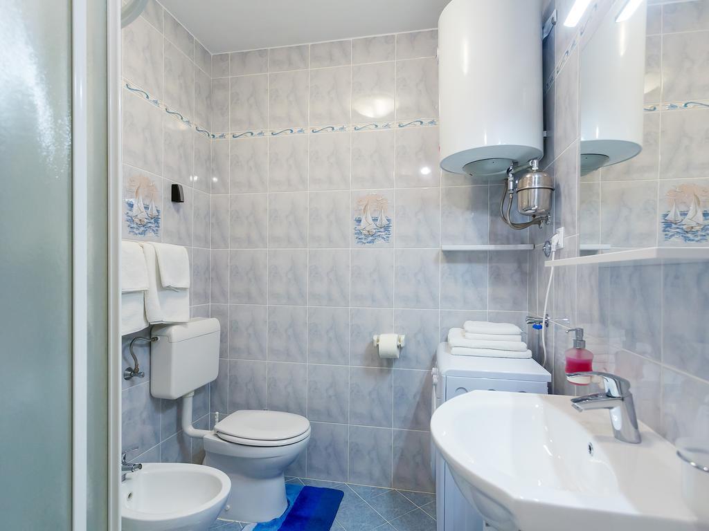 Apartment Ivana,Mali Maj Пореч Екстериор снимка